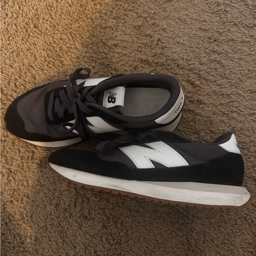 New Balance Women's Black & White Retro Running Sneakers